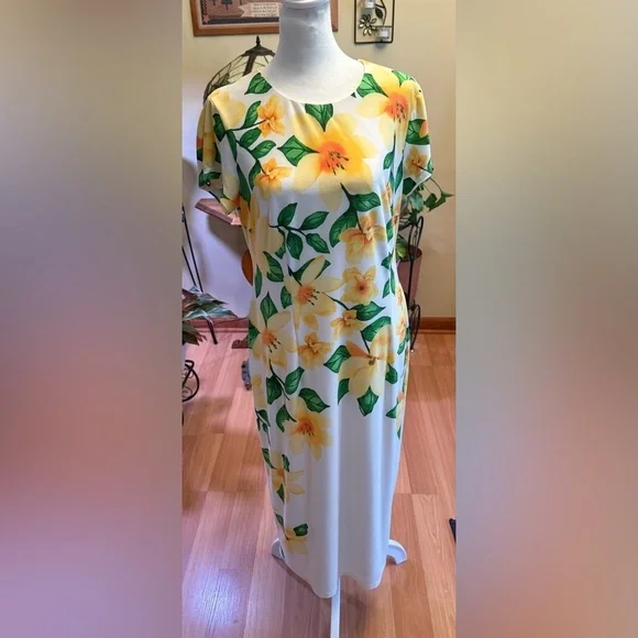 Maggy London Sheath White Dress with Yellow and Green Floral Design Size 12 - Picture 1 of 13